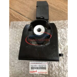 2361-0D210 Chân Máy Trước Toyota Altis 2008-2023 1.8