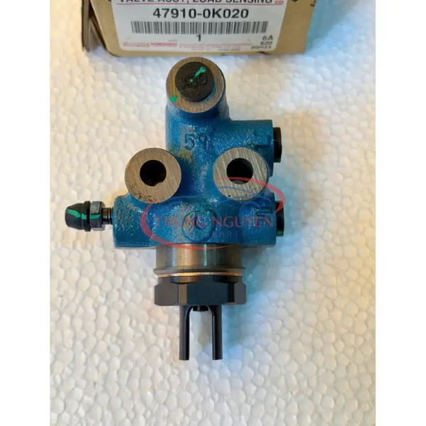 47910- 0K020 Van Chia Dầu Phanh Sau Toyota Fortuner 2009-2012