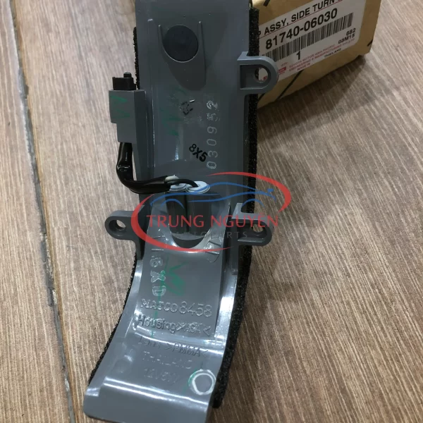 81740-06030 Đèn Gương Camry-Vios-Altis 2008 LH - Hình ảnh 2