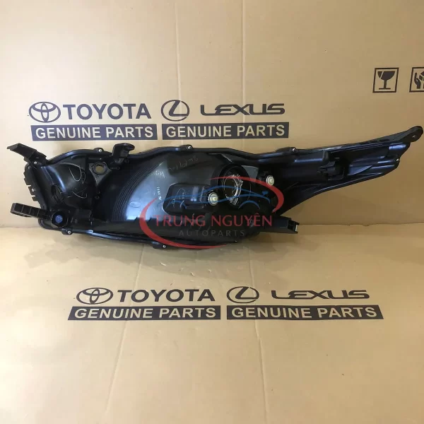 81130-0D671 Đèn Pha Yaris 2015 - Hình ảnh 3