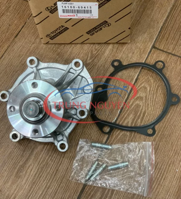 1610069415 16100-69415 - BƠM NƯỚC LAND CRUISER FZJ100