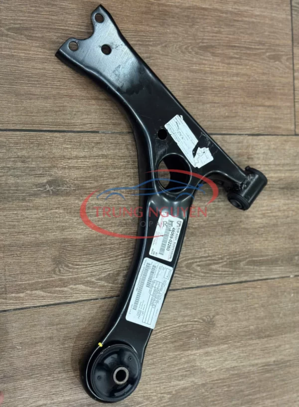 48068-02260 - Càng Chữ A Dưới Toyota Altis 2014