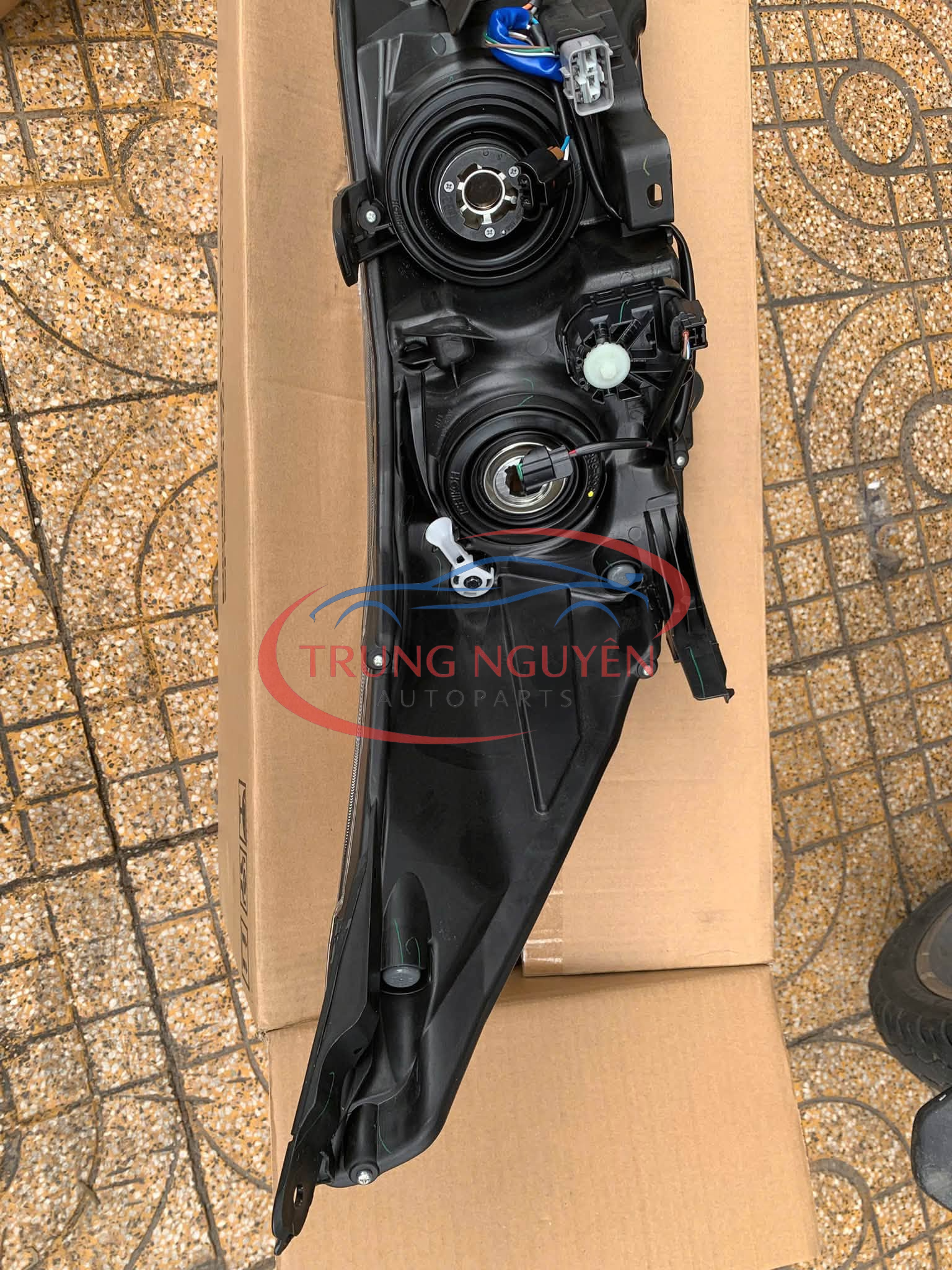 Cặp Đèn Pha Toyota Innova 2018 - Hình ảnh 4