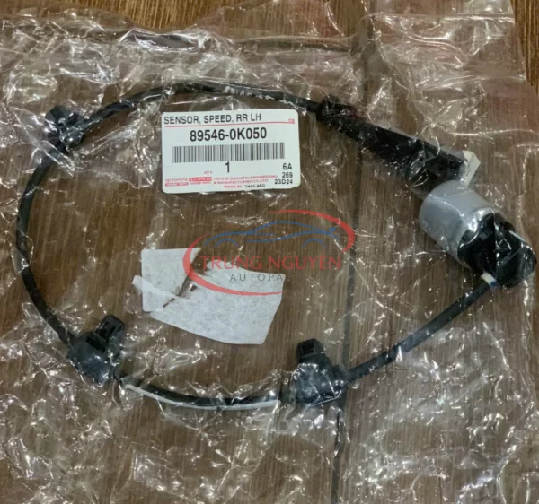 89546-0K050 - Cảm Biến ABS Sau Fortuner 2015