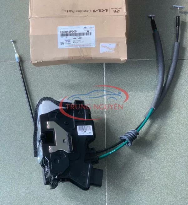 813102P000 - Khóa Ngậm Cánh Cửa Trước Trái Sorento 2014-2018
