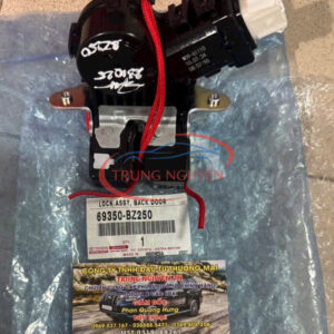 69350-BZ250 - Ổ Khoá Ngậm Cốp Sau Toyota Veloz