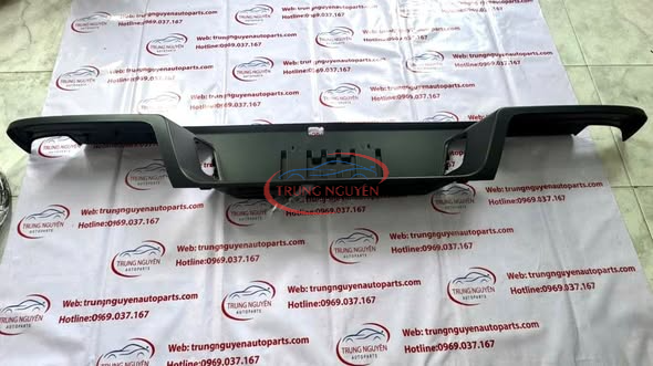 Ốp Cản Sau Trên Ford Ranger 2019 Chính Hãng – Bảo Vệ Cản Xe, Tăng Thẩm Mỹ - Hình ảnh 3
