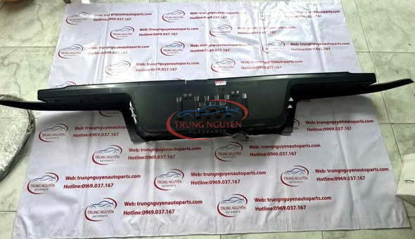 Ốp Cản Sau Trên Ford Ranger 2019 Chính Hãng – Bảo Vệ Cản Xe, Tăng Thẩm Mỹ