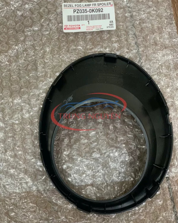 PZ035 0K092 - Ốp Đèn Gầm Toyota Fortuner