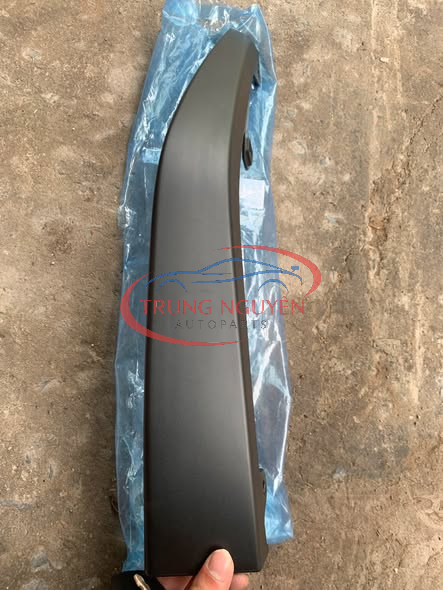Ốp Dưới Cản Trước Toyota Innova 2023-2025