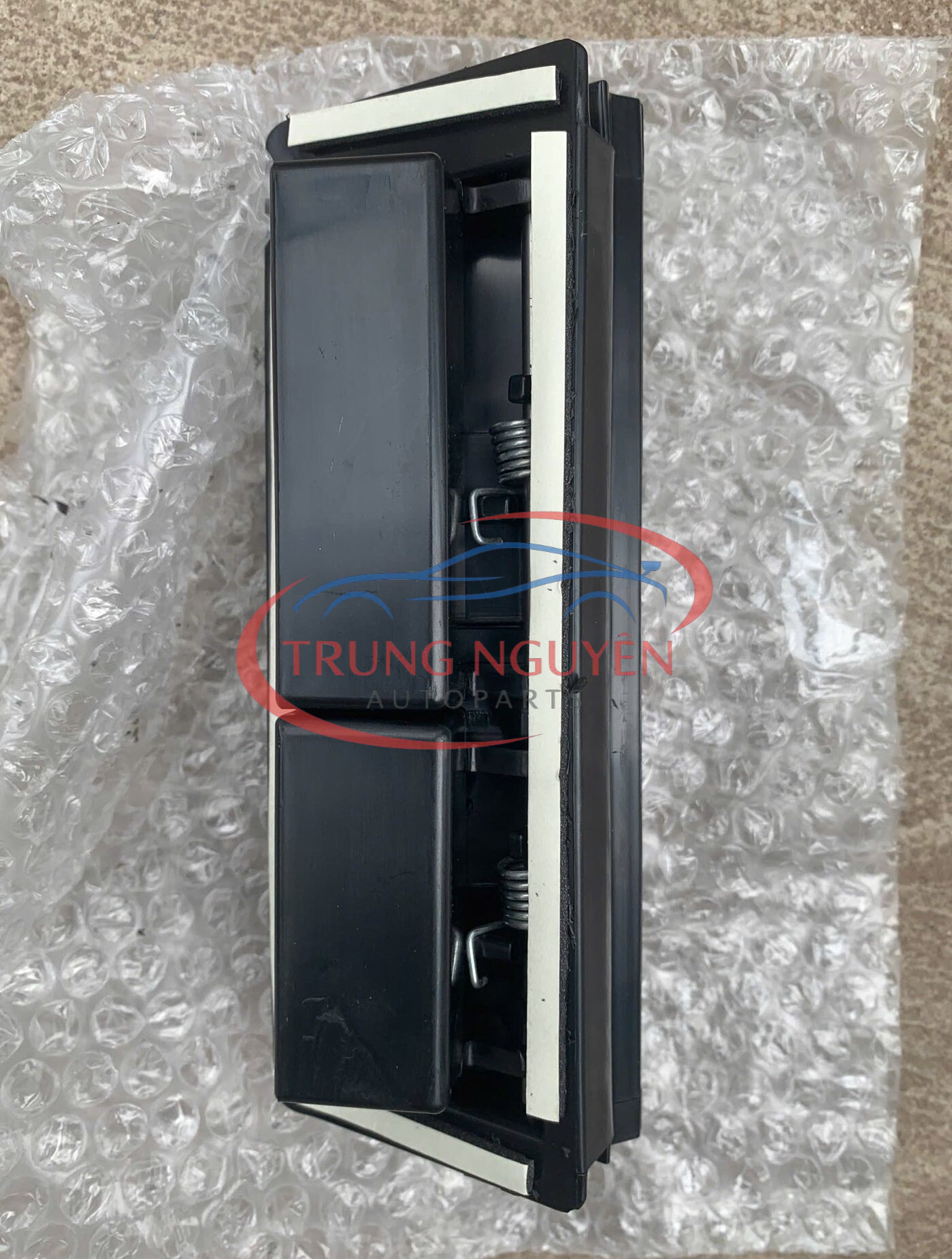 Tay mở cốp sau Ford Escape2010 - Hình ảnh 3