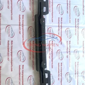 Xốp Cản Trước Ford Everest Titanium 2023 - Mã Phụ Tùng ML3Z-17C882-A / ML3Z17C882A