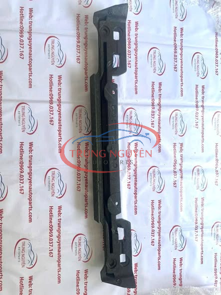 Xốp Cản Trước Ford Everest Titanium 2023 - Mã Phụ Tùng ML3Z-17C882-A / ML3Z17C882A